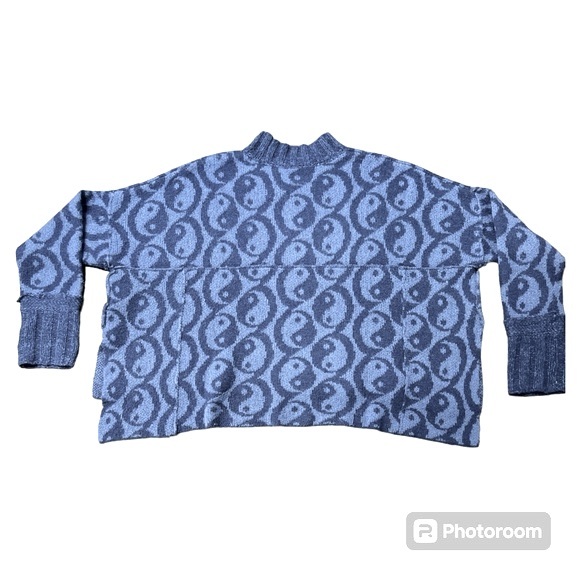 Free People OVERSIZED pullover Yin Yang sweater Large L OB1043828 - Picture 4 of 10